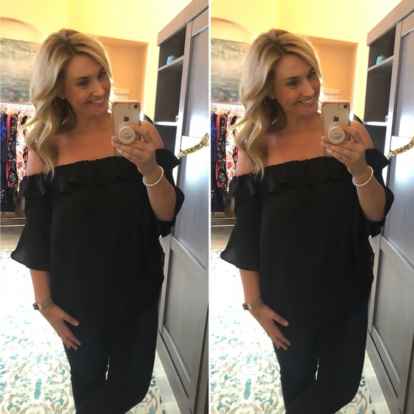 Low stock! S-M sassy Black Ruffle off shoulder top - Picture 3 of 7
